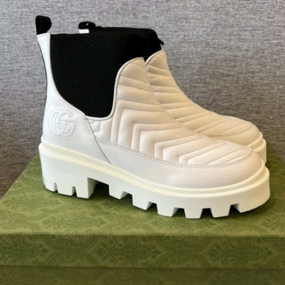 NEW Gucci Women's White & Black Matelassé Chelsea Boot 643958 DH7D0 G 38 US 8 - Picture 1 of 10
